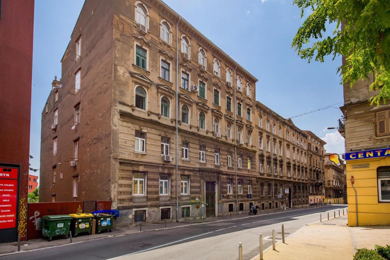 Lux Apartments Рийека Екстериор снимка
