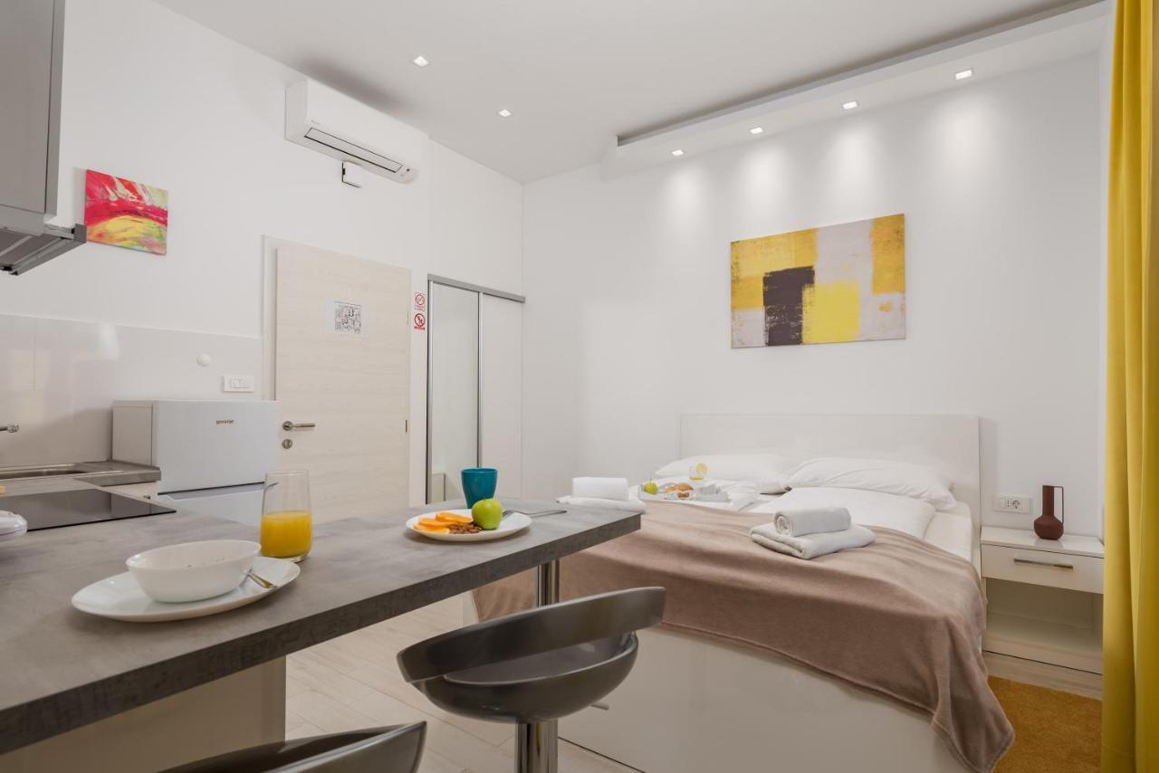 Lux Apartments Рийека Екстериор снимка