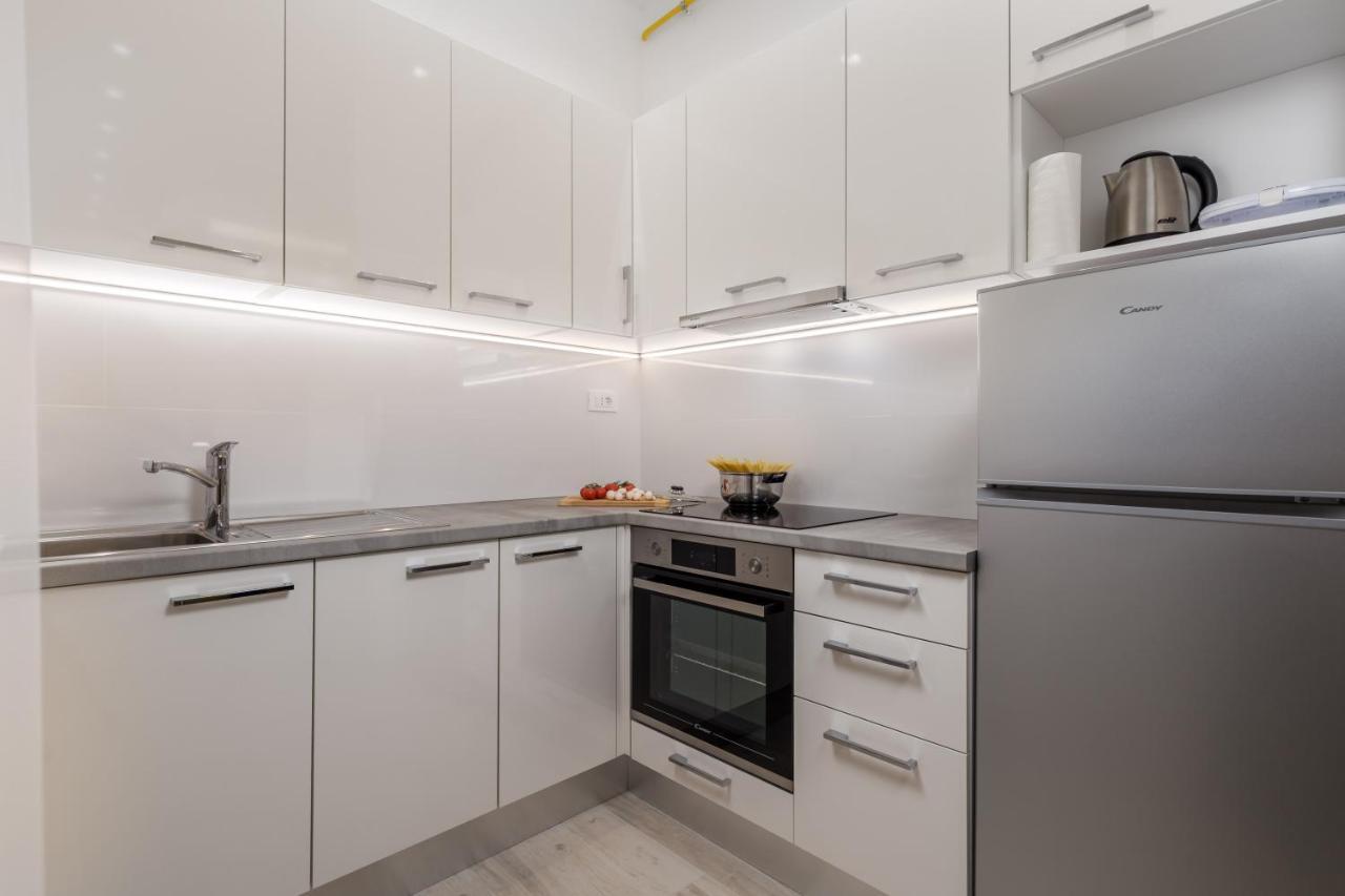 Lux Apartments Рийека Екстериор снимка