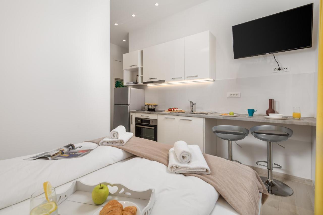 Lux Apartments Рийека Екстериор снимка