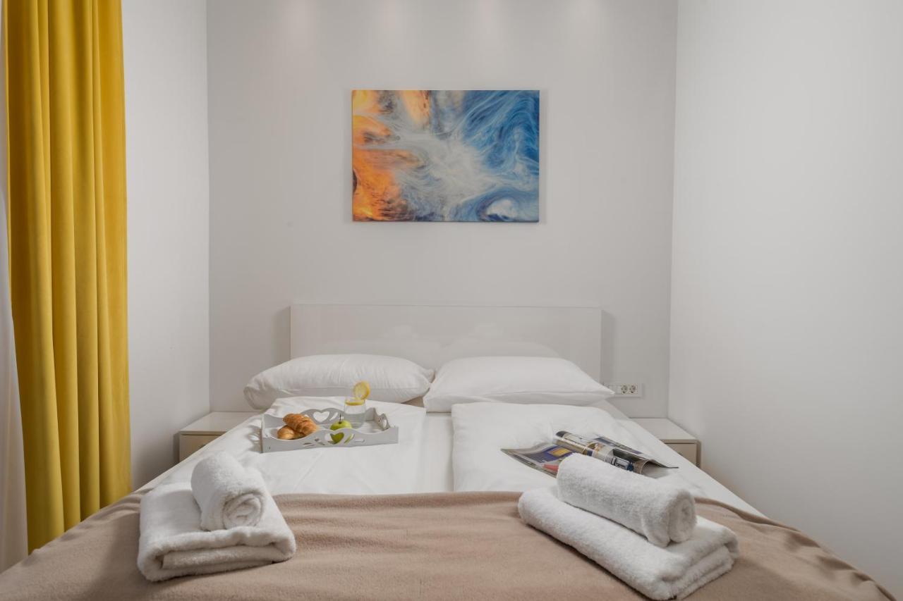 Lux Apartments Рийека Екстериор снимка