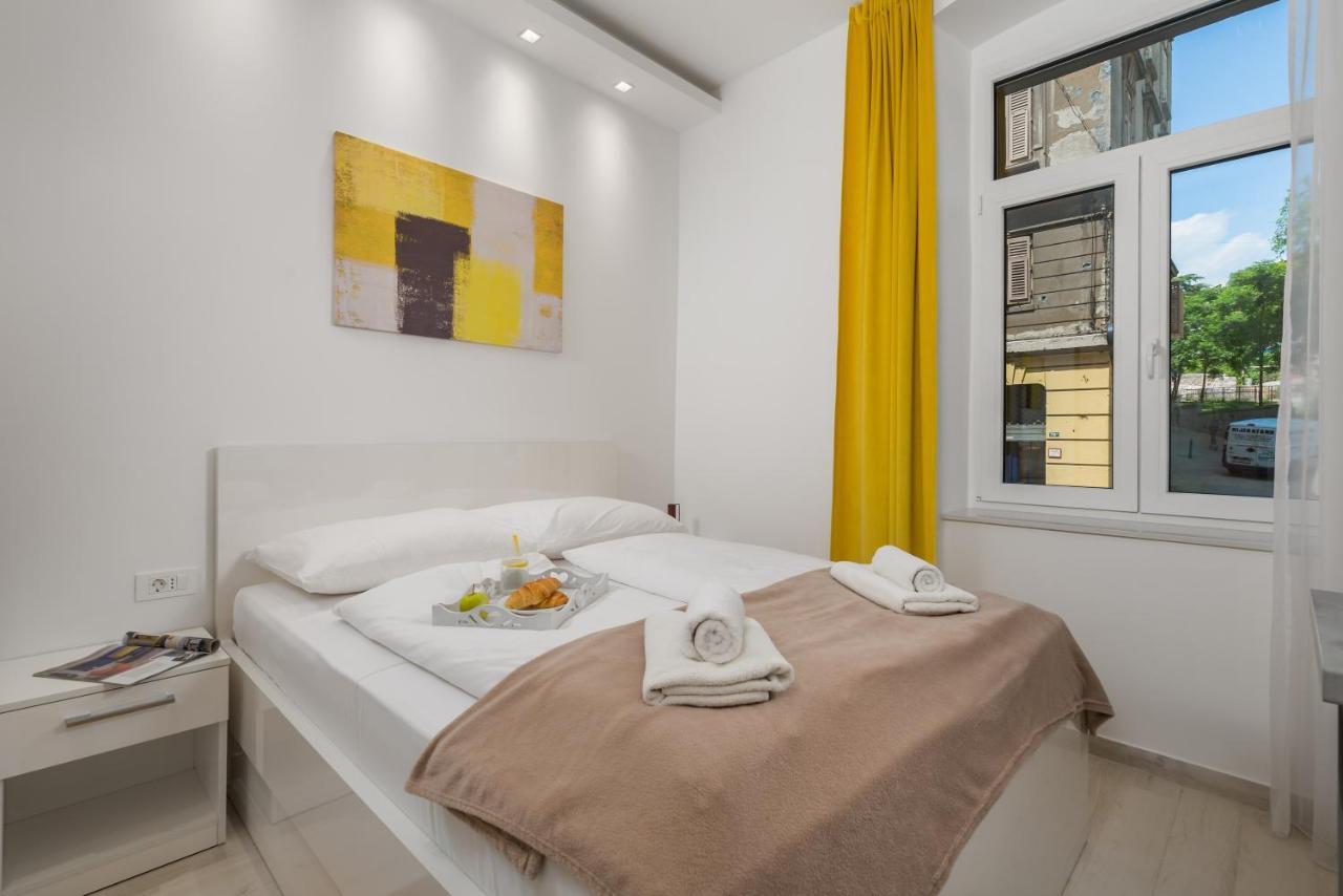 Lux Apartments Рийека Екстериор снимка